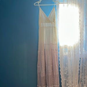 Beautiful Lacey maxi dress. Large. Mosnova. NEW.